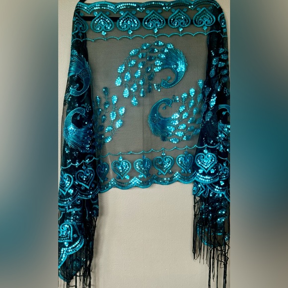NWOT Peacock Shawl Scarf Women’s One Size Fits Most OS Black Blue Sequin Fringe - Picture 4 of 8